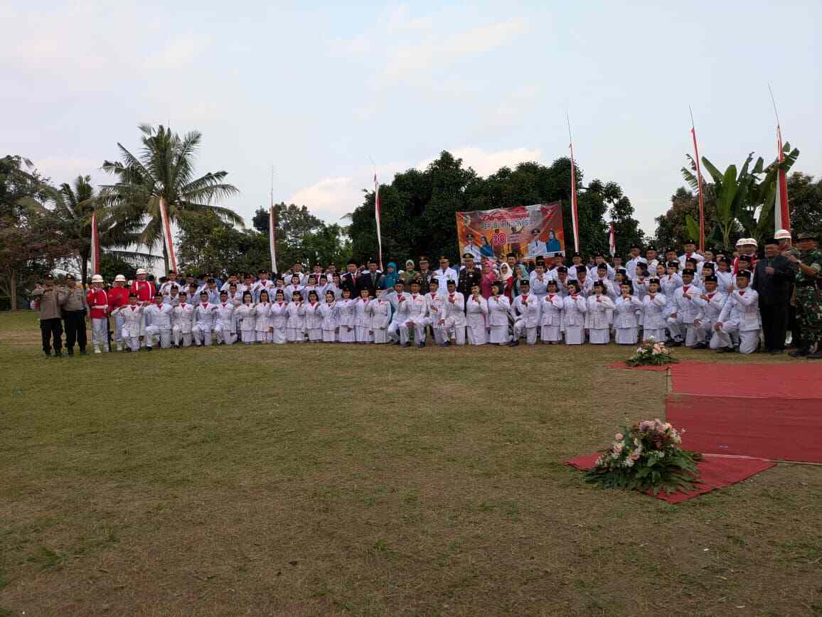 Camat Sendang Pimpin Langsung Upacara HUT RI ke-80