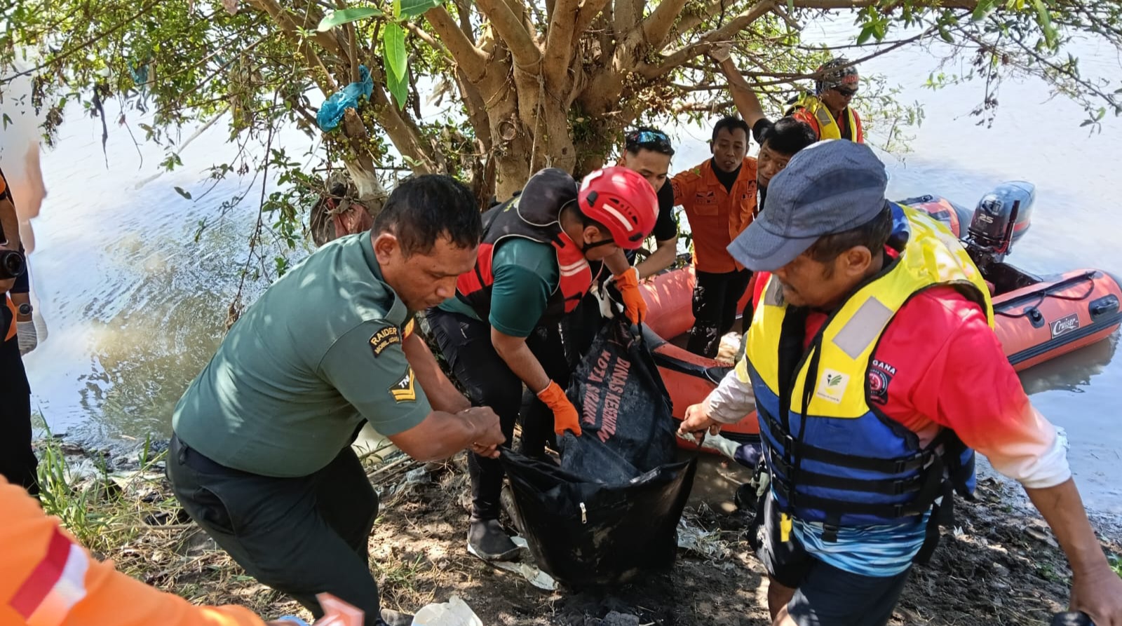 Jasad Pemuda Tenggelam di Sungai Jagir Ditemukan Setelah Dua Hari Pencarian