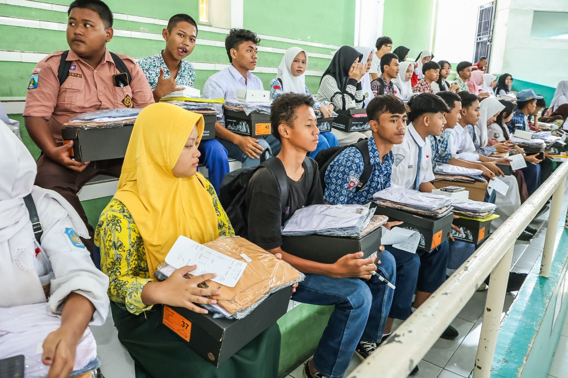 Pemkot Surabaya Siapkan Rp71,5 Miliar Beasiswa dan Seragam Gratis untuk Belasan Ribu Pelajar SMA/Sederajat