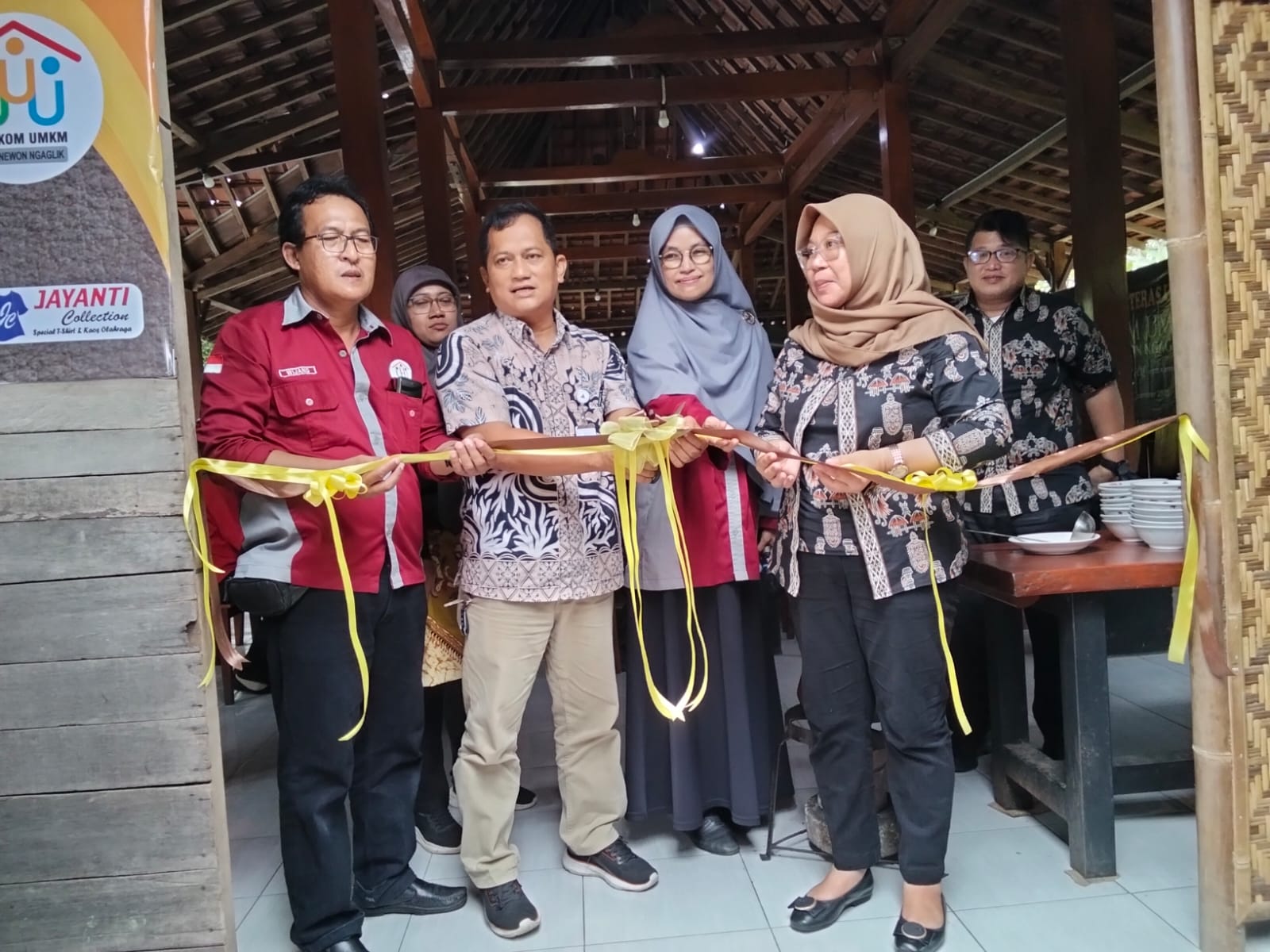 FORKOM Ngaglik Luncurkan Teras UMKM , Produk Lokal Merambah Restoran Populer