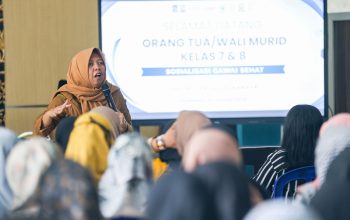 Cegah Dampak Negatif Medsos, Dispendik Surabaya Perketat Sosialisasi Pembatasan Gadget ke Orang Tua Murid