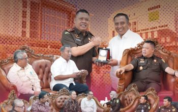 Silaturahmi Strategis: Kejati Jatim Sambut Hangat Kunjungan Rektor UNESA