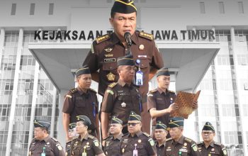 Tegakkan Integritas di Awal Pekan, Aswas Kejati Jatim Beri Suntikan Semangat Dalam Apel Pagi